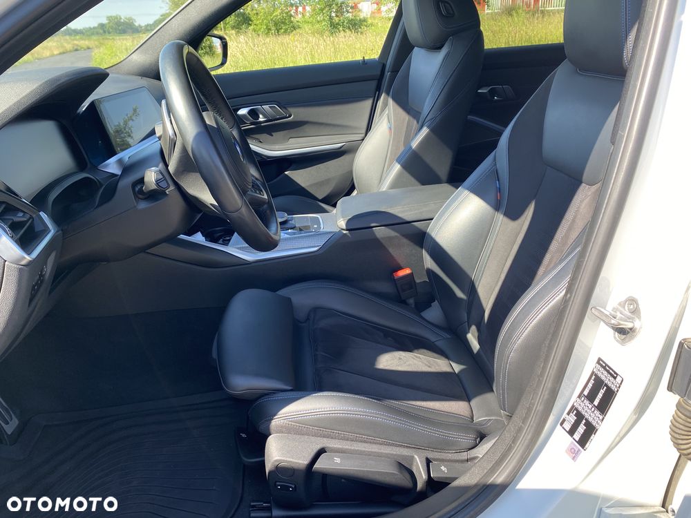 BMW Seria 3 330i M Sport sport - 21