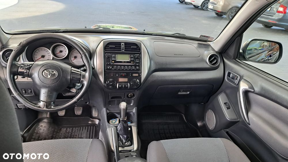 Toyota RAV4 2.0 D-4D 4x4 - 15
