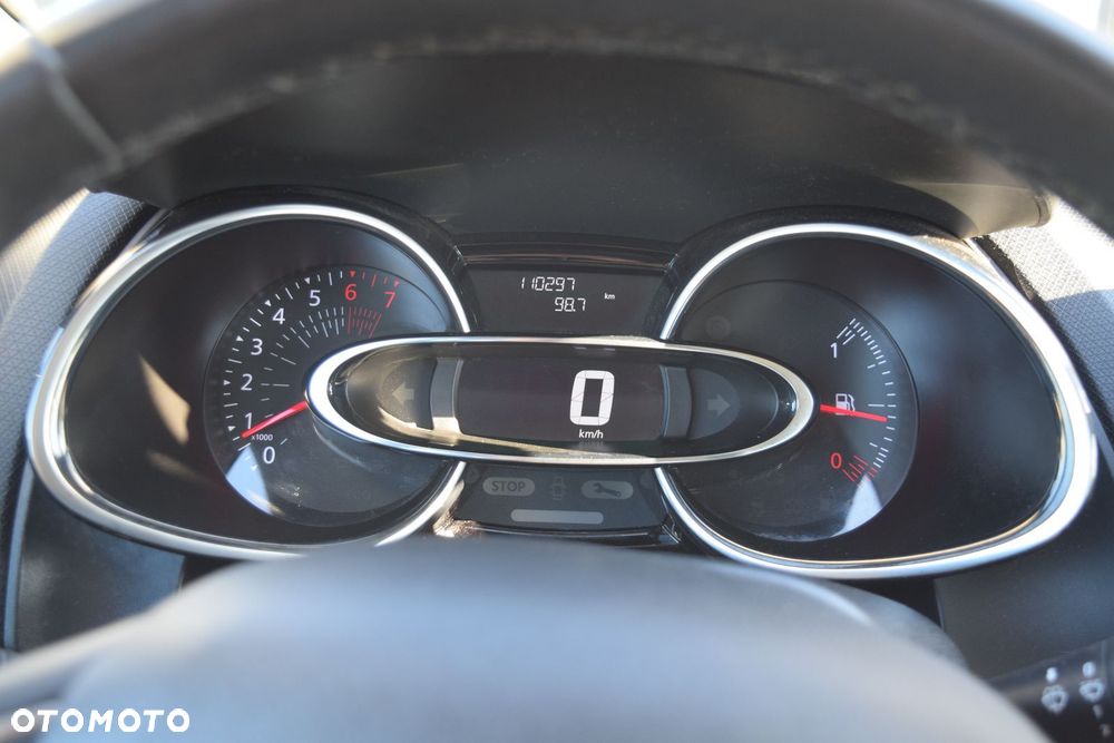 Renault Clio - 32