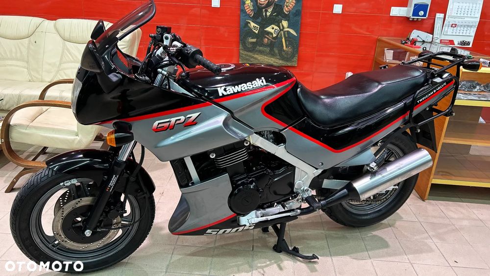 Kawasaki GPZ - 9