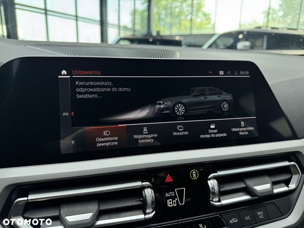 BMW Seria 3 318i - 32