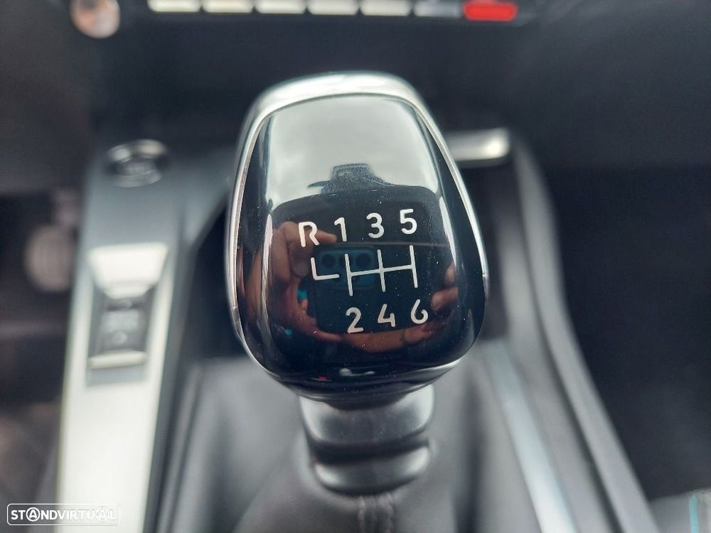 Peugeot 308 SW 1.5 BlueHDi Allure - 23