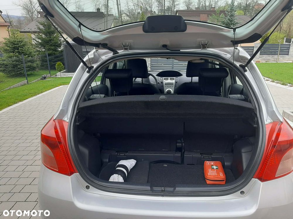 Toyota Yaris 1.3 Luna - 8