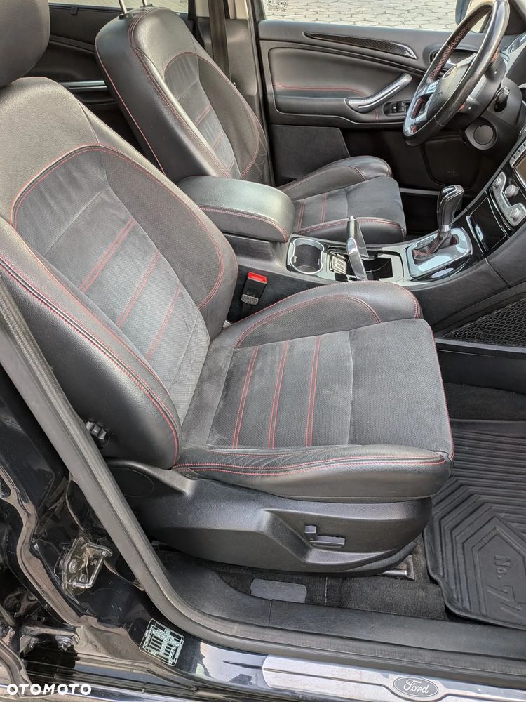 Ford S-Max - 11