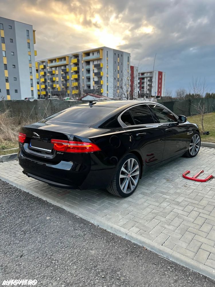 Jaguar XE 20d Aut. Prestige - 9