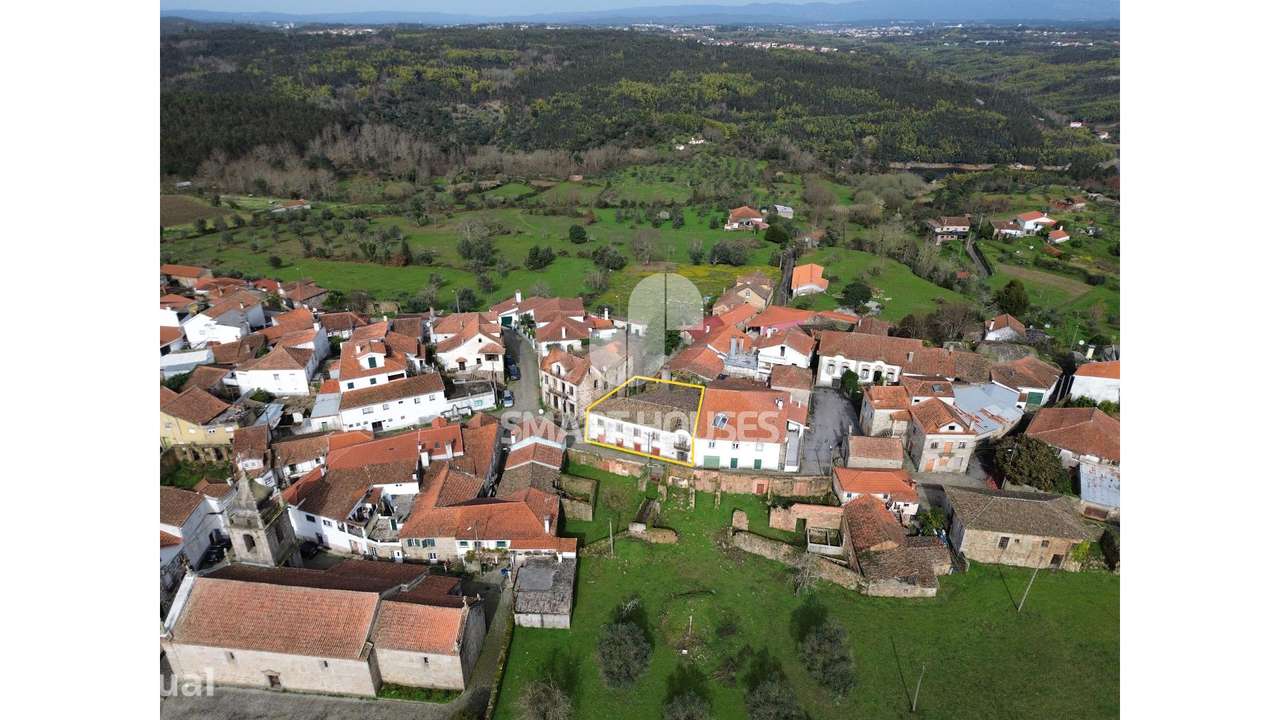 Solar em Ázere p/ reconstruir - Grande imagem: 2/8