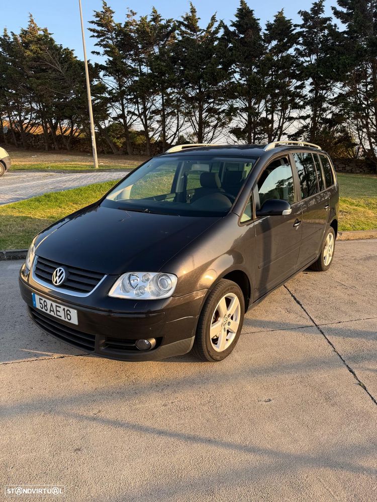 VW Touran 2.0 TDI Highline 7L - 1