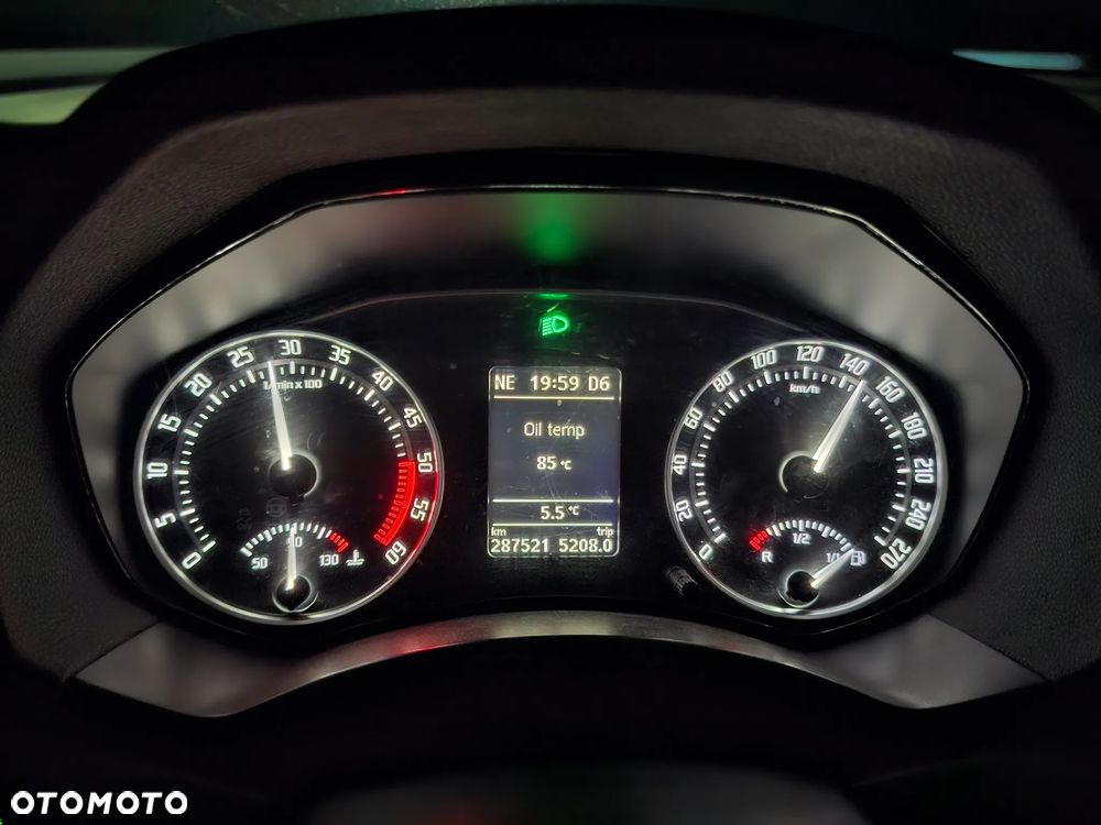 Skoda Octavia 2.0 TDI RS DSG - 6