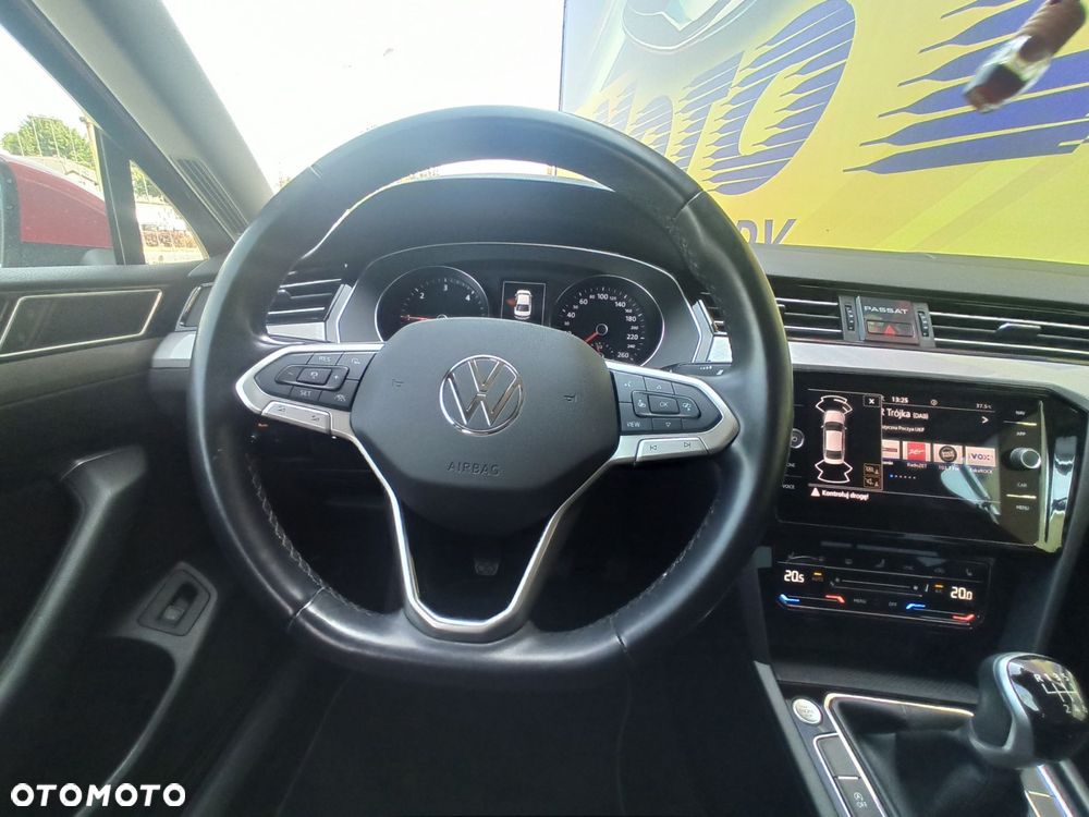 Volkswagen Passat - 13