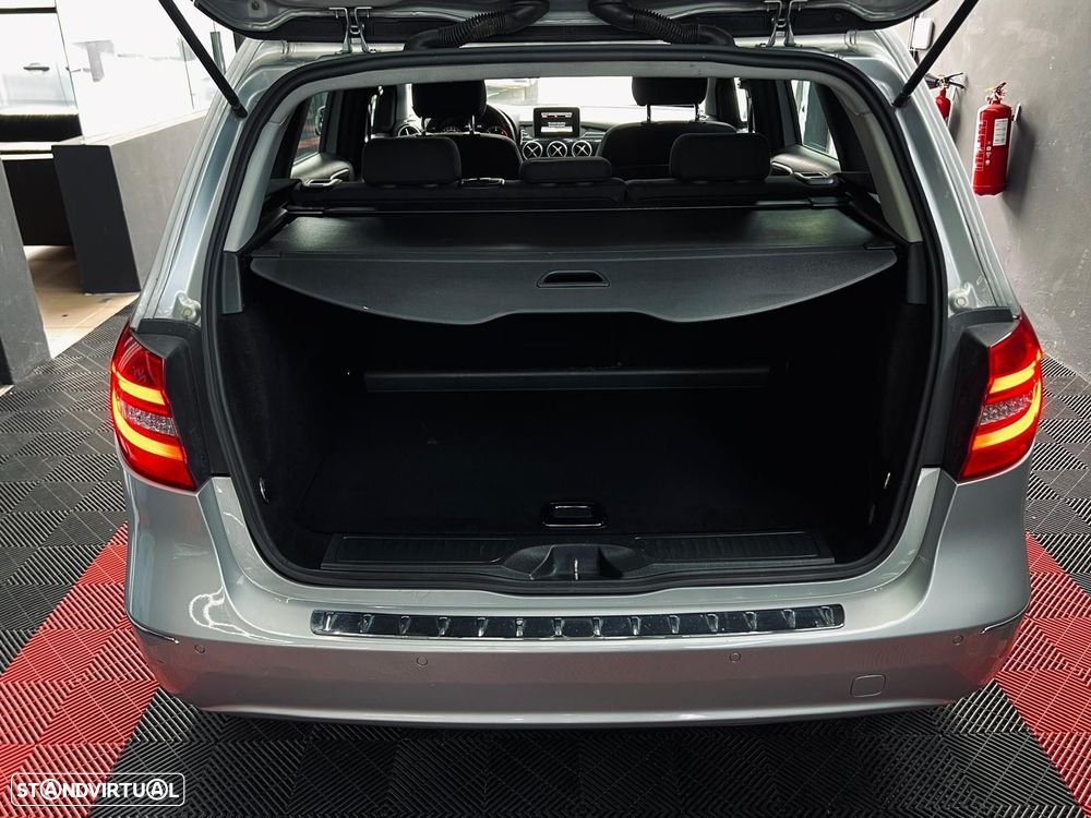Mercedes-Benz B 180 d Style - 39