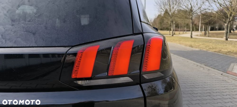 Peugeot 5008 BlueHDI 130 Allure Business-Paket - 24