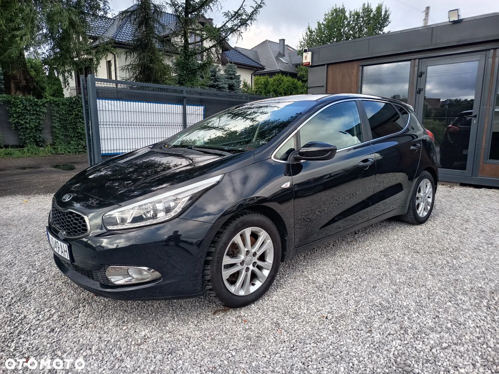 Kia Ceed 1.4 CVVT Fifa World Cup Edition - 2