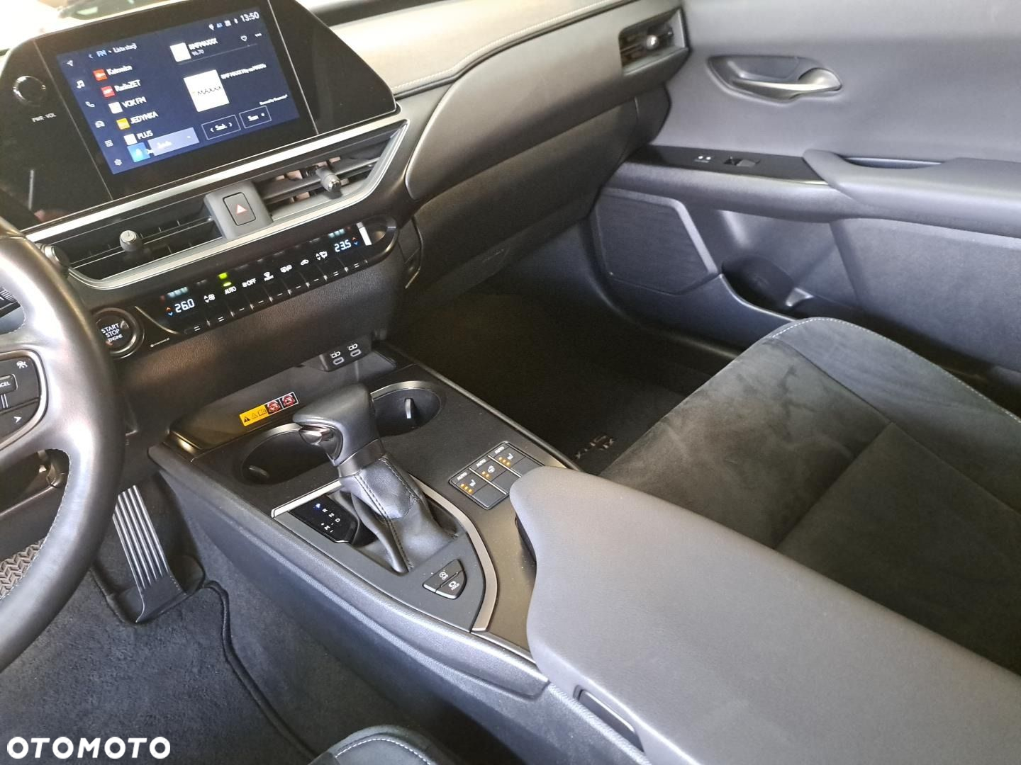 Lexus UX - 19
