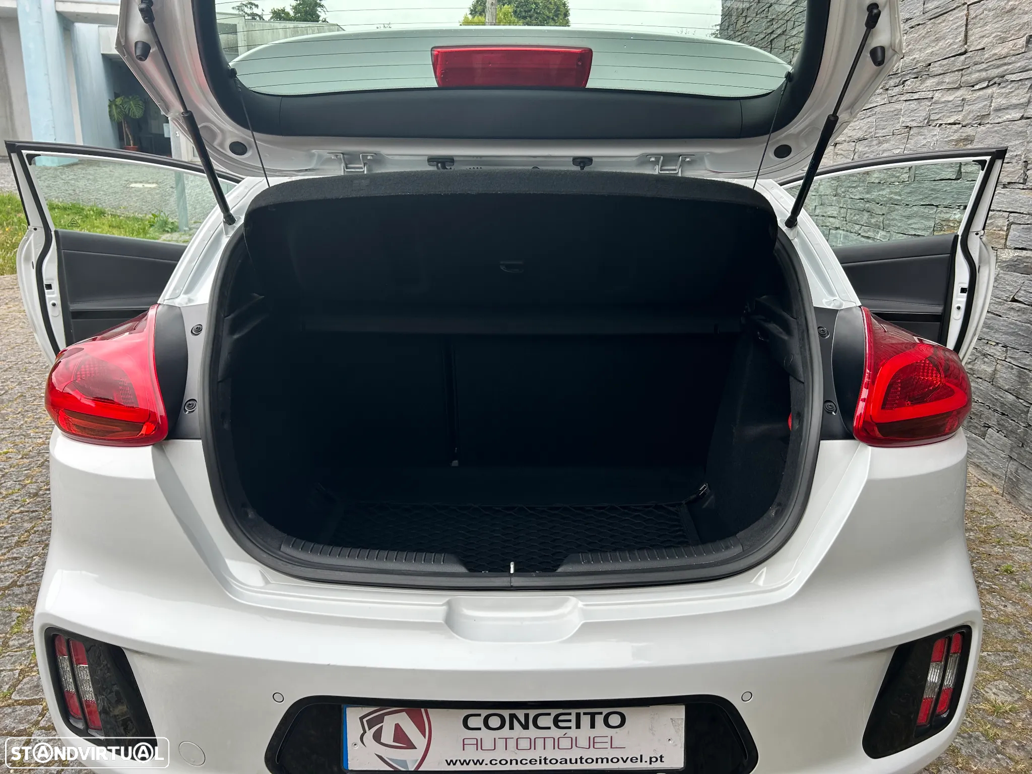 Kia Ceed S Coupé 1.6 CRDi GT Line - 25