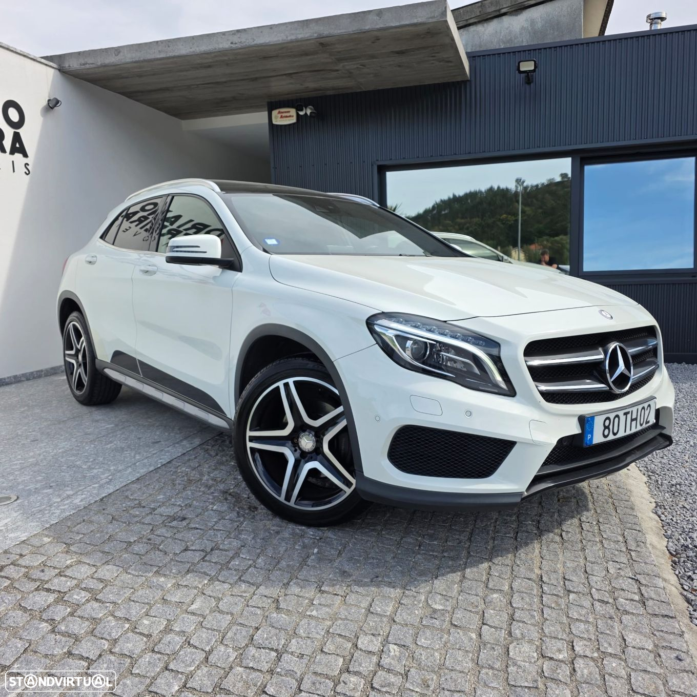 Mercedes-Benz GLA 220 d AMG Line - 4