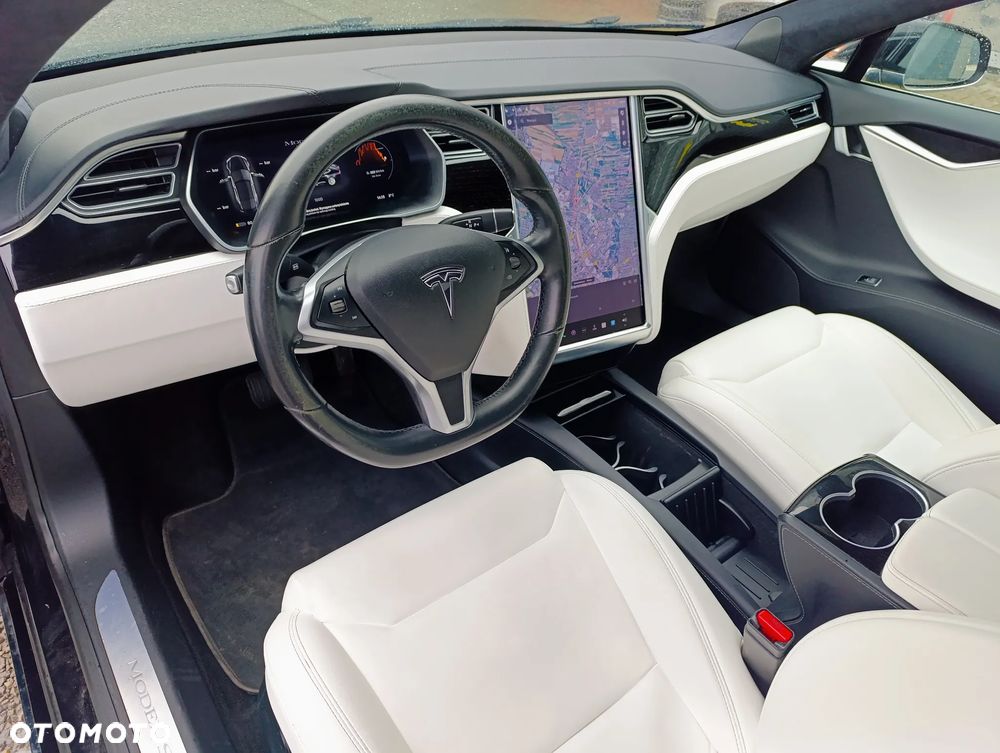 Tesla Model S - 17