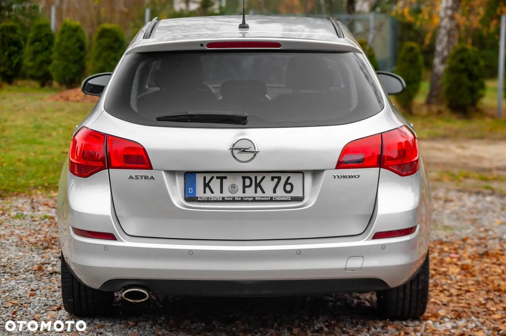 Opel Astra 1.4 Turbo 150 Jahre - 10