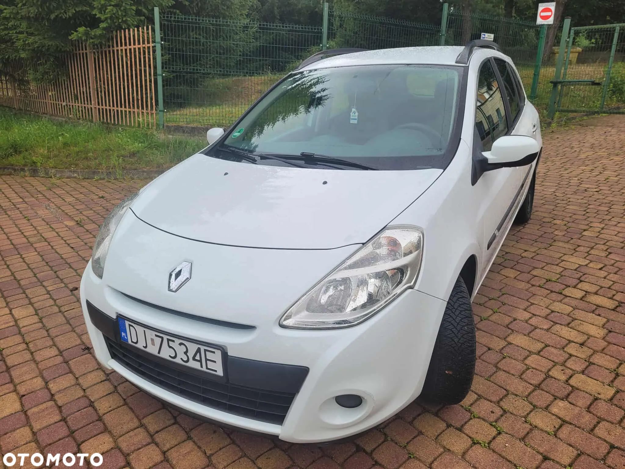 Renault Clio 1.2 16V 75 Grandtour Expression - 1