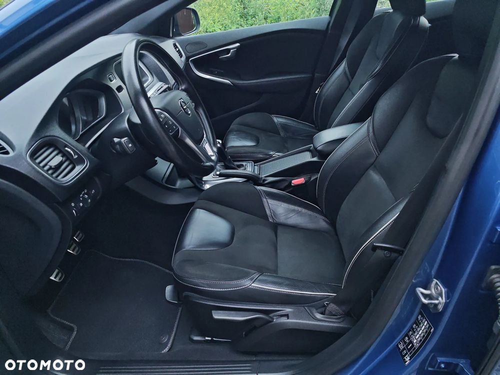 Volvo V40 D2 Drive-E SCR R-Design Momentum - 25