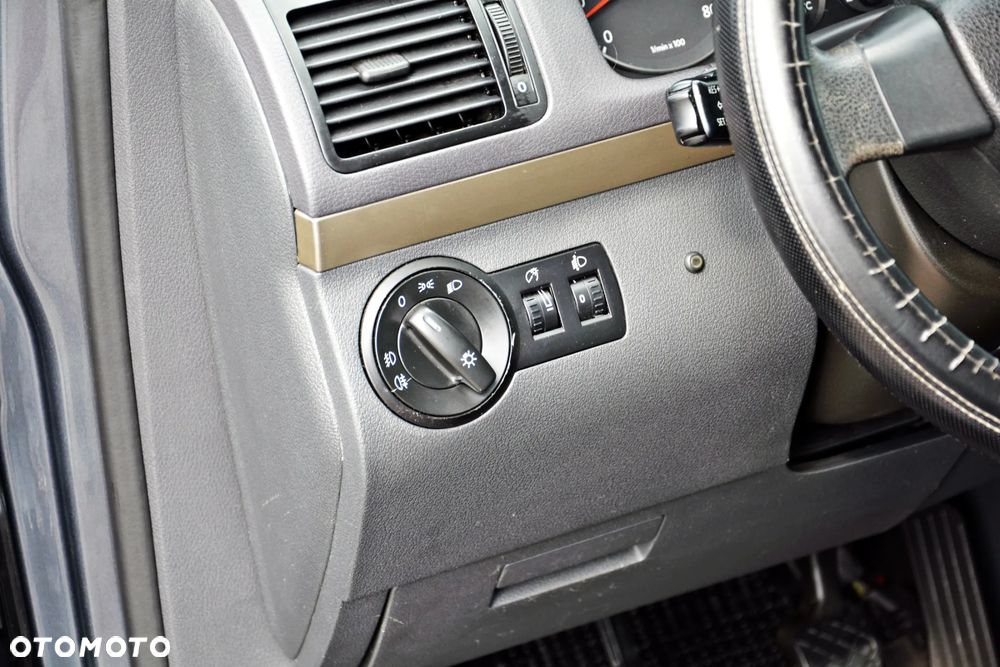 Volkswagen Touran 1.6 Basis - 23