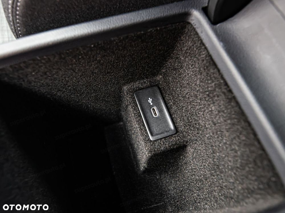 Volkswagen Passat - 22