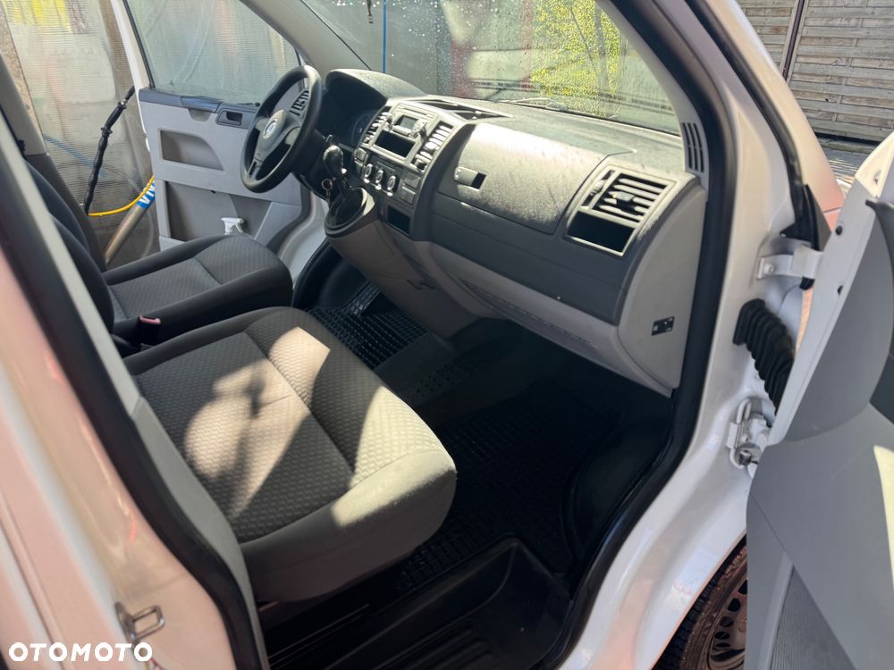 Volkswagen Transporter - 9