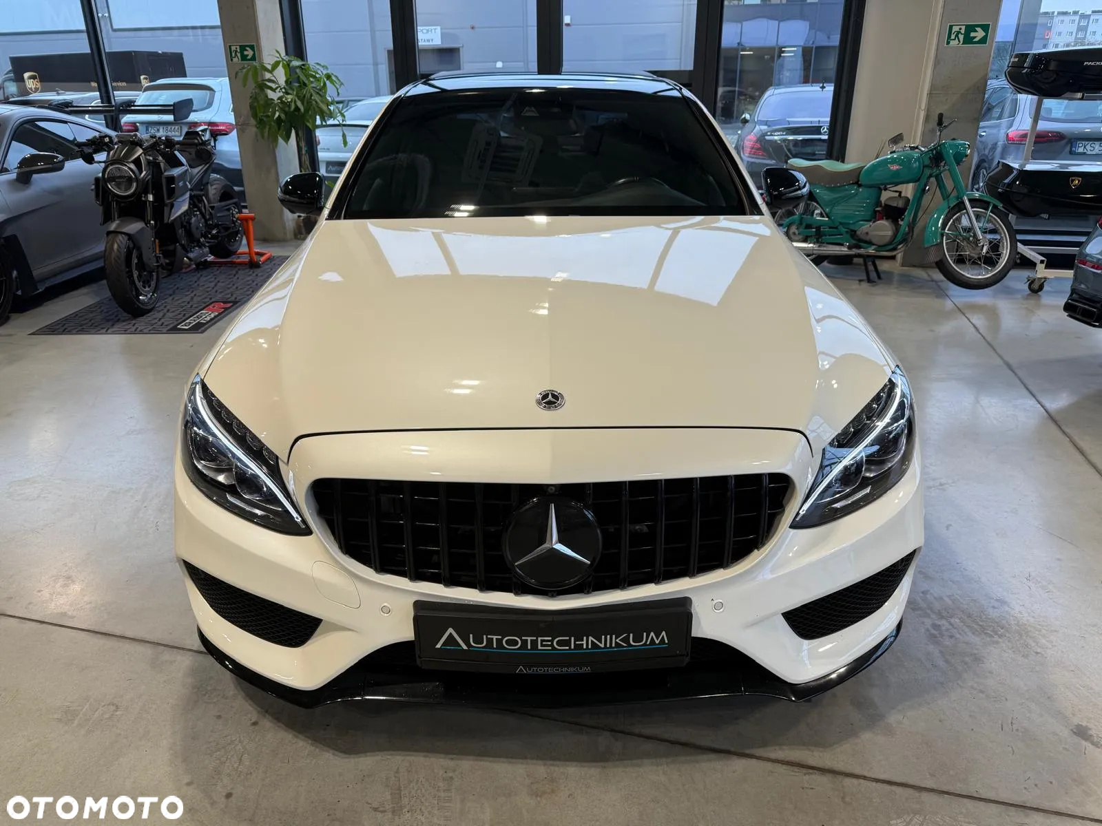Mercedes-Benz Klasa C AMG 43 4Matic 9G-TRONIC - 19