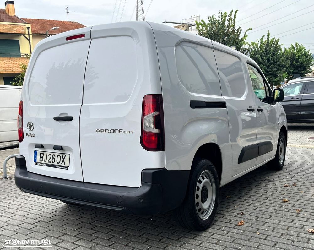 Toyota Proace City 1.5D L2h2 Longa Nacional - 33