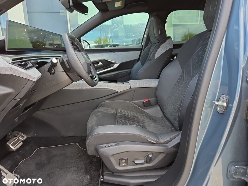 Peugeot 3008 1.2 PureTech mHEV GT S&S e-DCS6 - 10