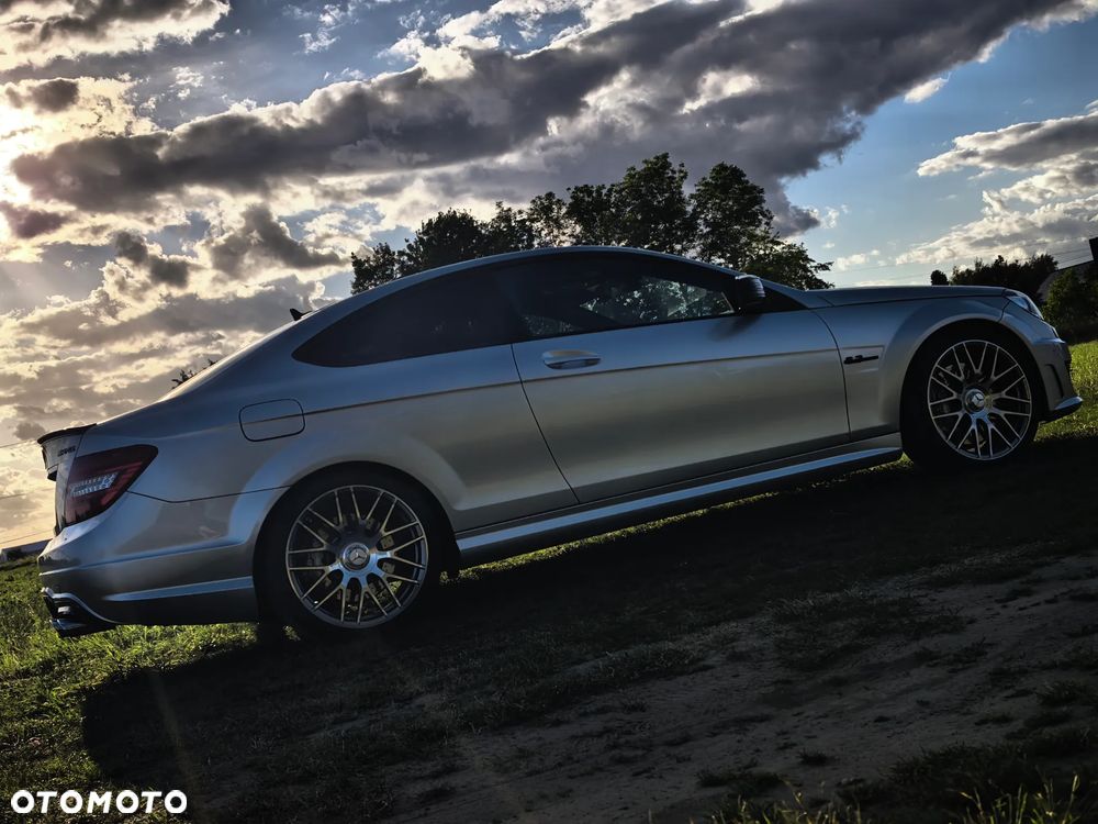 Mercedes-Benz Klasa C 63 AMG AMG SPEEDSHIFT MCT - 26