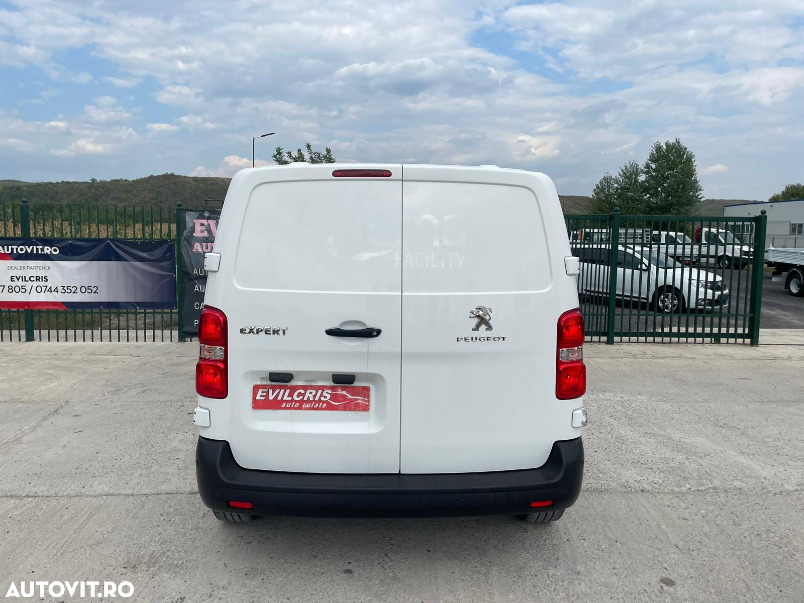 Peugeot Expert L2H1 - 12