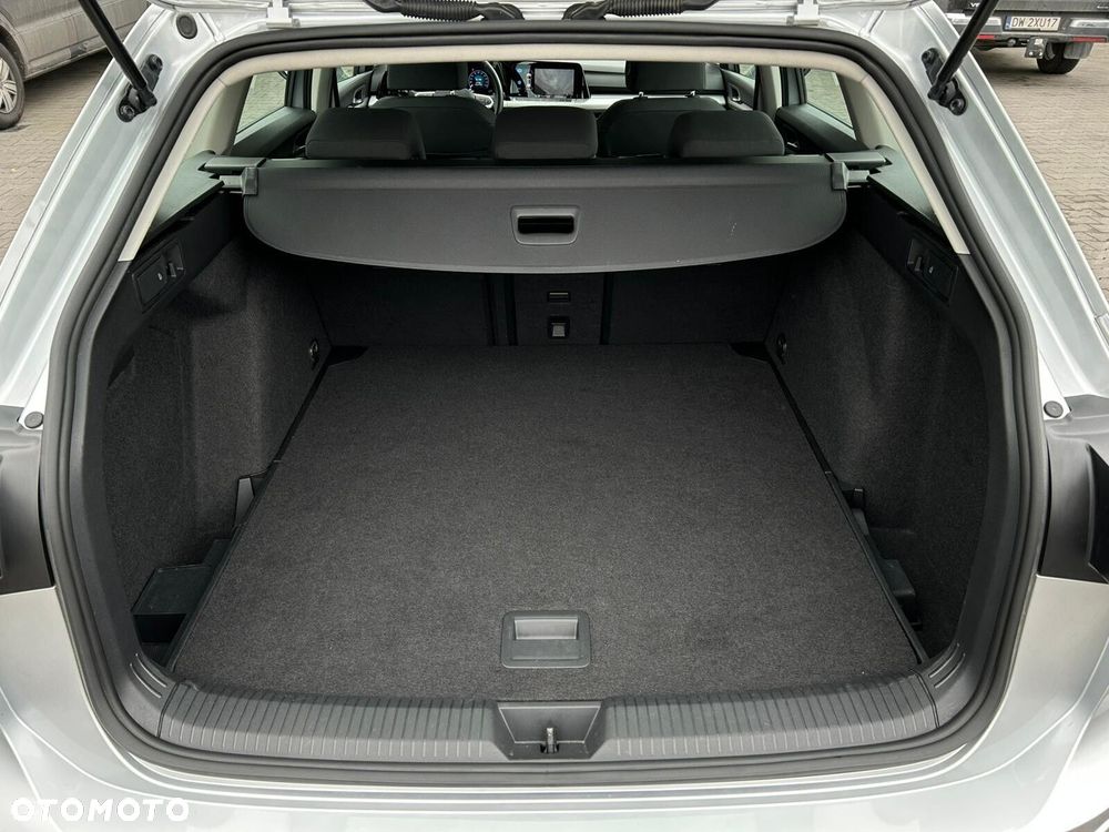 Volkswagen Golf VIII 2.0 TDI Life - 11