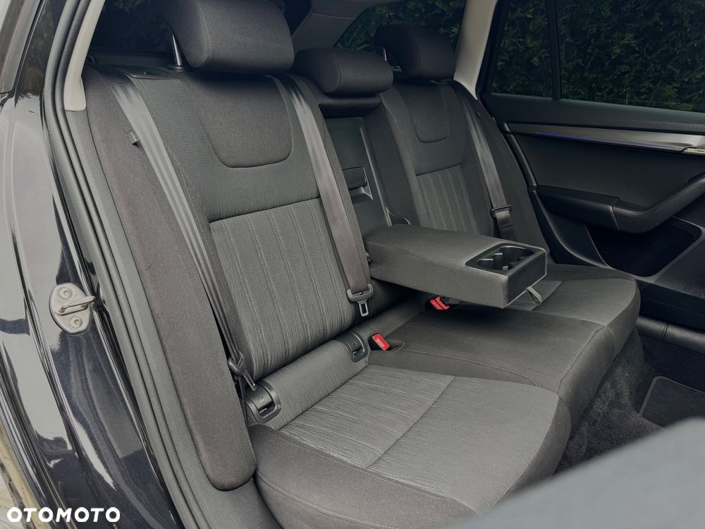 Skoda Octavia 1.6 TDI DSG Premium Edition - 33