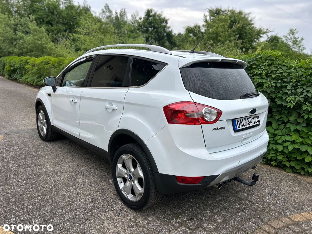 Ford Kuga 2.0 TDCi 2x4 Titanium - 10
