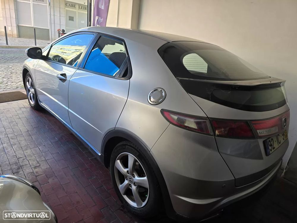Honda Civic 1.4 i-VTEC Comfort - 4