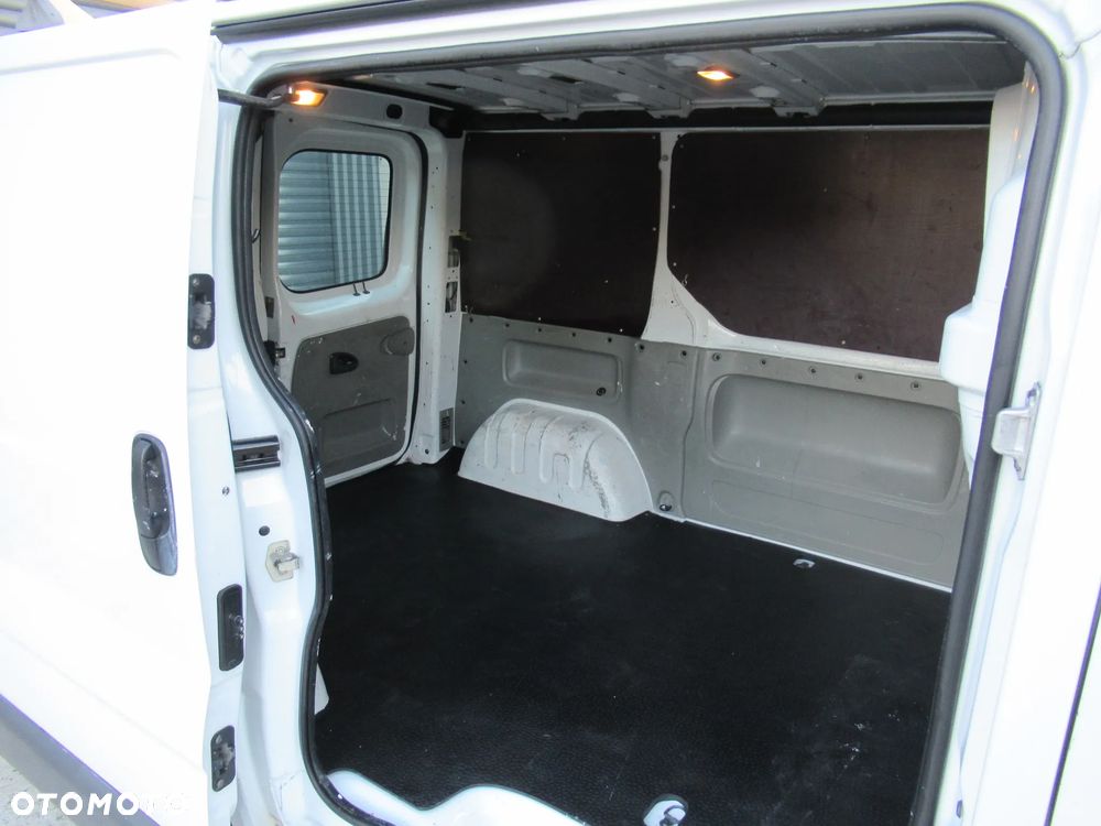 Renault TRAFIC - 9