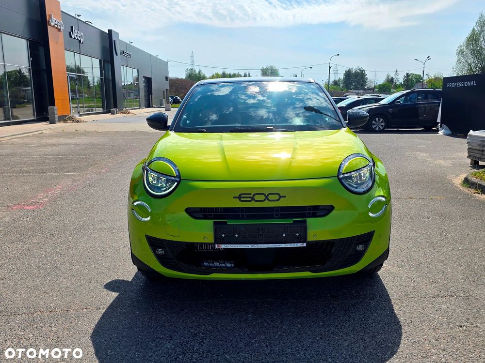 Fiat 600 1.2 Turbo Sport eDCT - 2