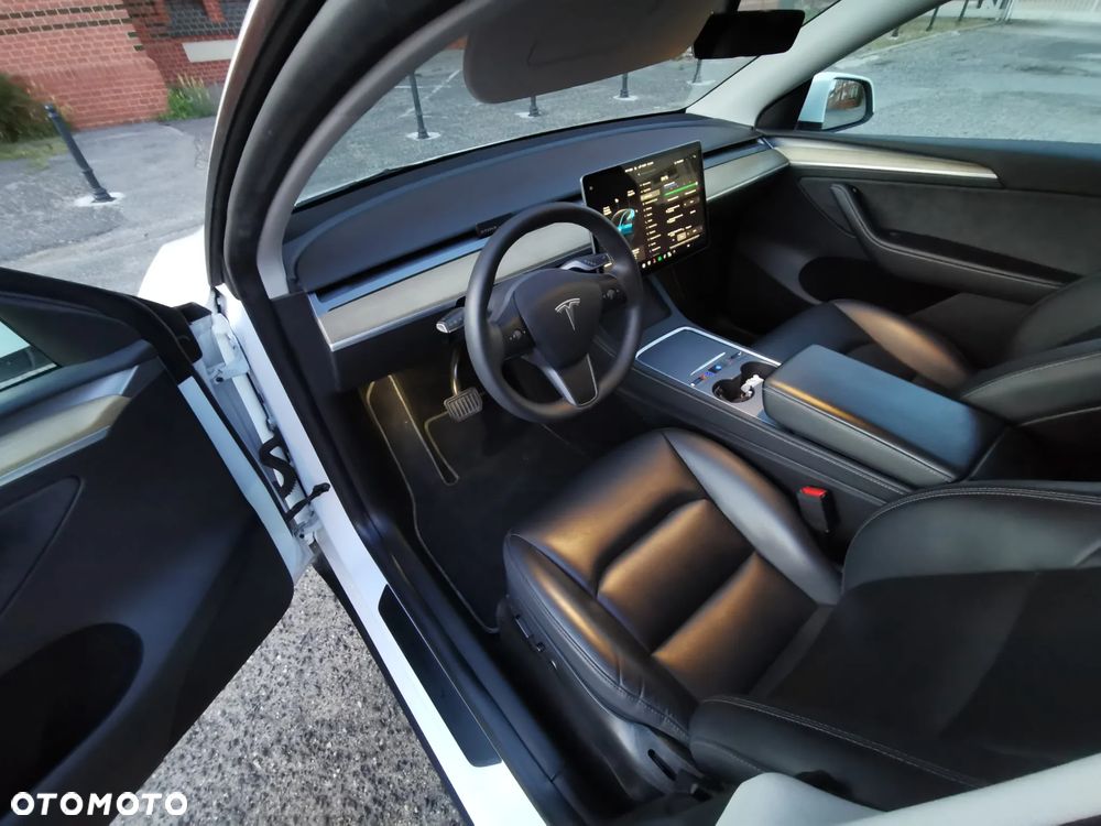 Tesla Model Y Standard - 10