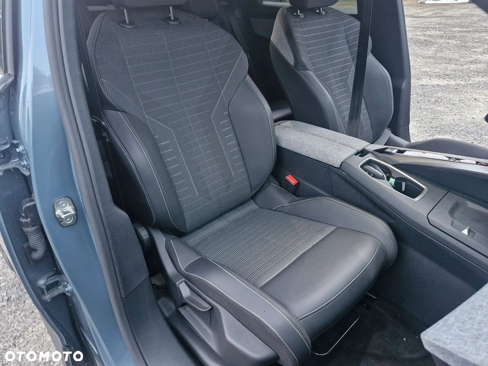 Peugeot 3008 1.2 PureTech mHEV Allure Pack S&S e-DCS6 - 17