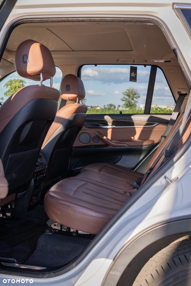 BMW X5 xDrive35i - 24