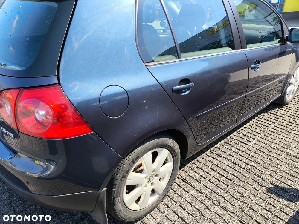 Volkswagen Golf 1.6 FSI Comfortline - 5