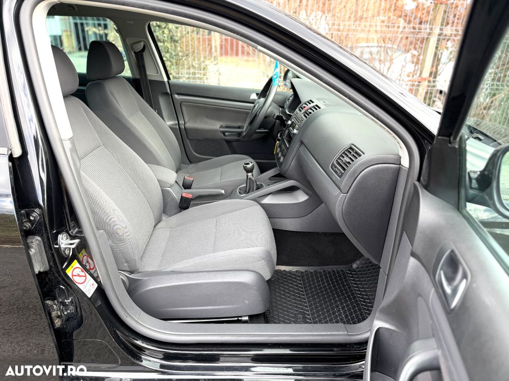 Volkswagen Golf - 10