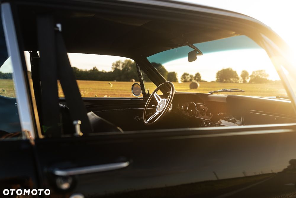 Ford Mustang - 12