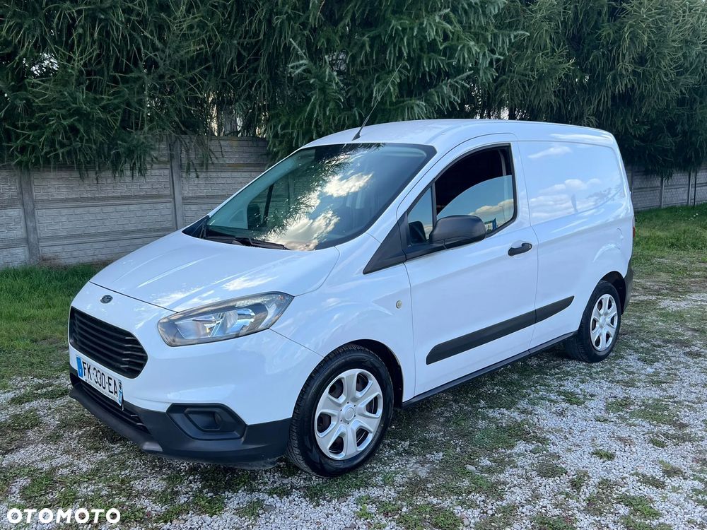 Ford Transit Courier - 25