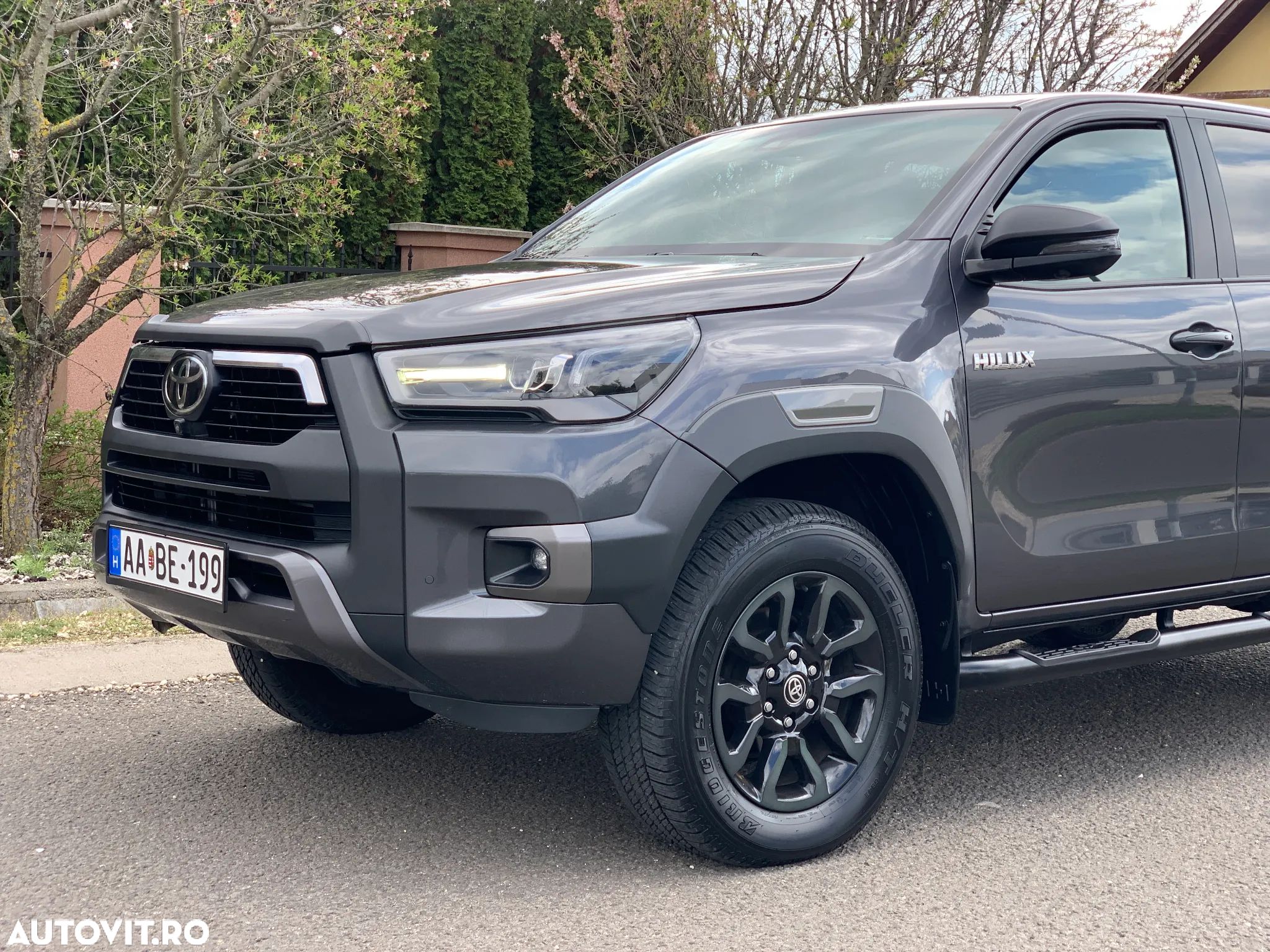 Toyota Hilux 2.8D 204CP 4x4 Double Cab AT Invincible Color Edition - 1
