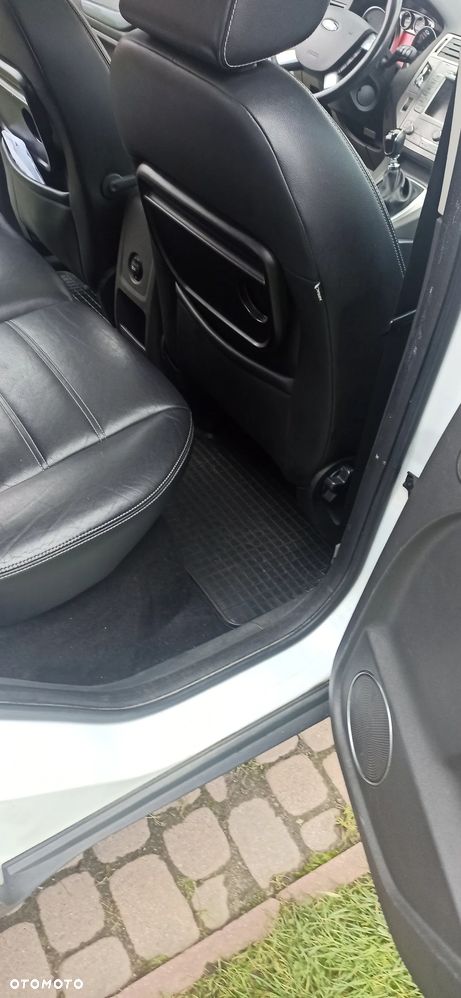 Ford Kuga 2.0 TDCi 4x4 Titanium - 14