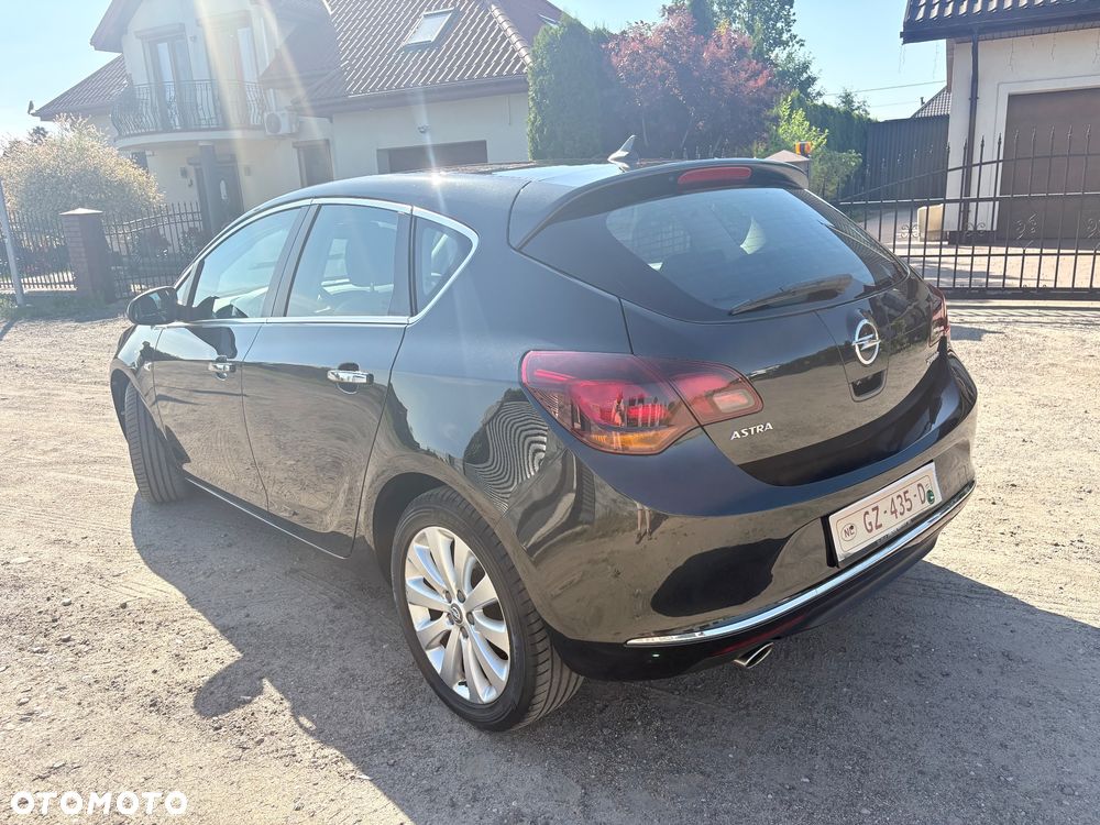 Opel Astra 1.4 T Cosmo - 4