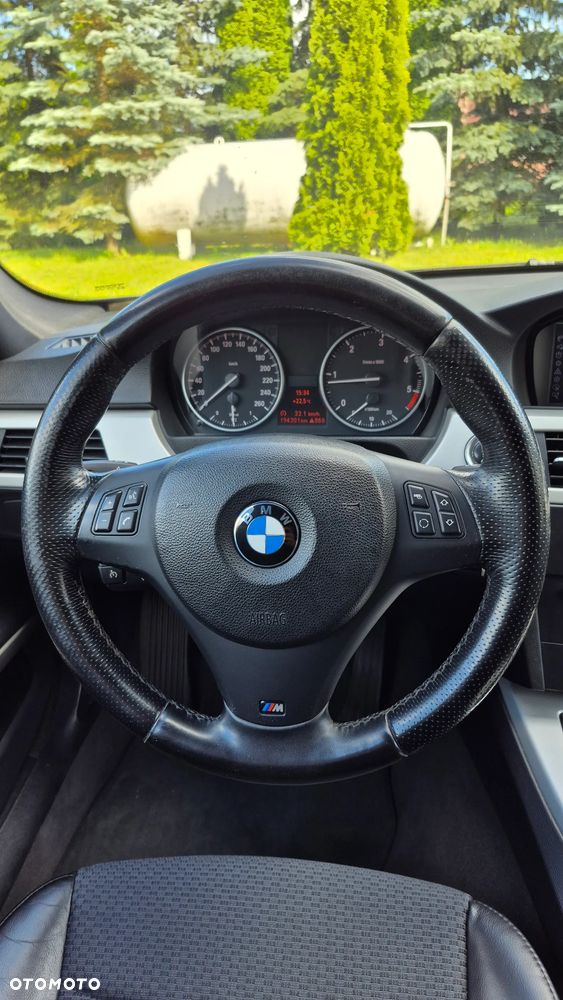 BMW Seria 3 320d xDrive - 14