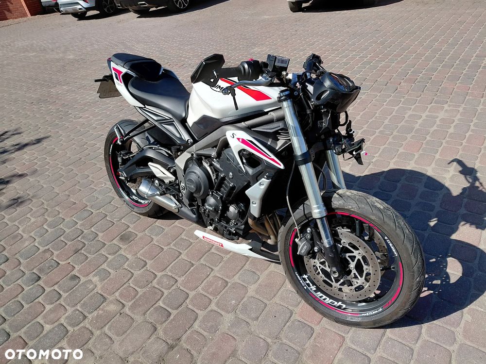 Triumph Street Triple - 7