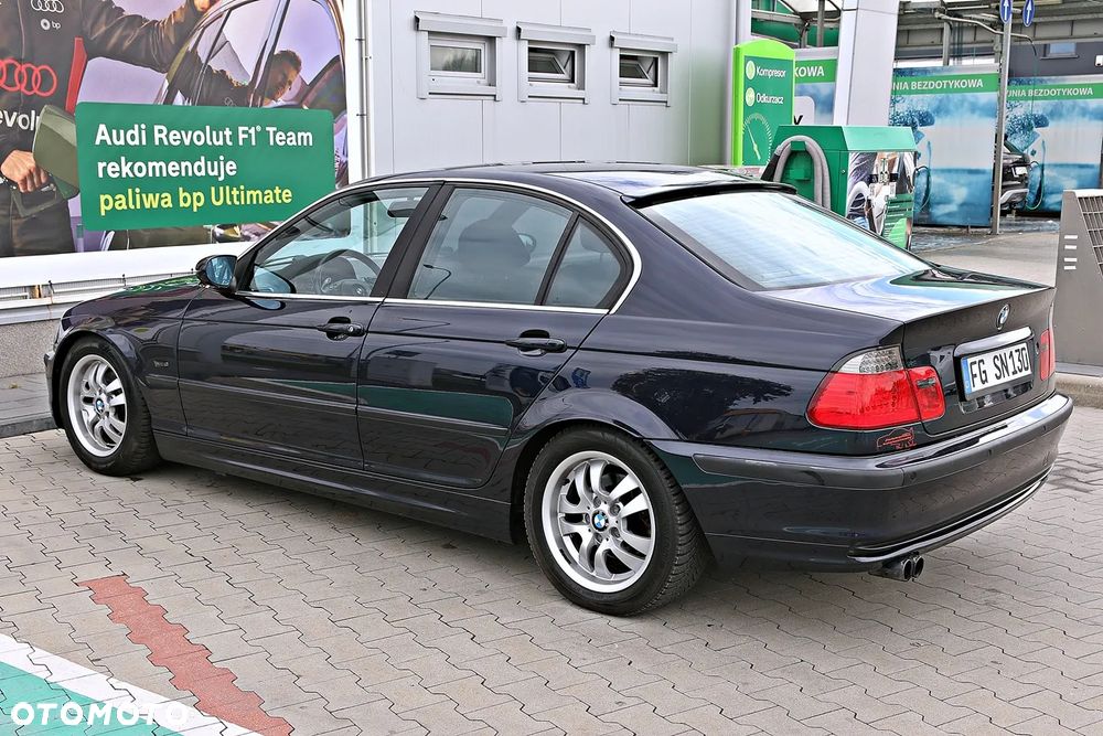 BMW Seria 3 320i - 21